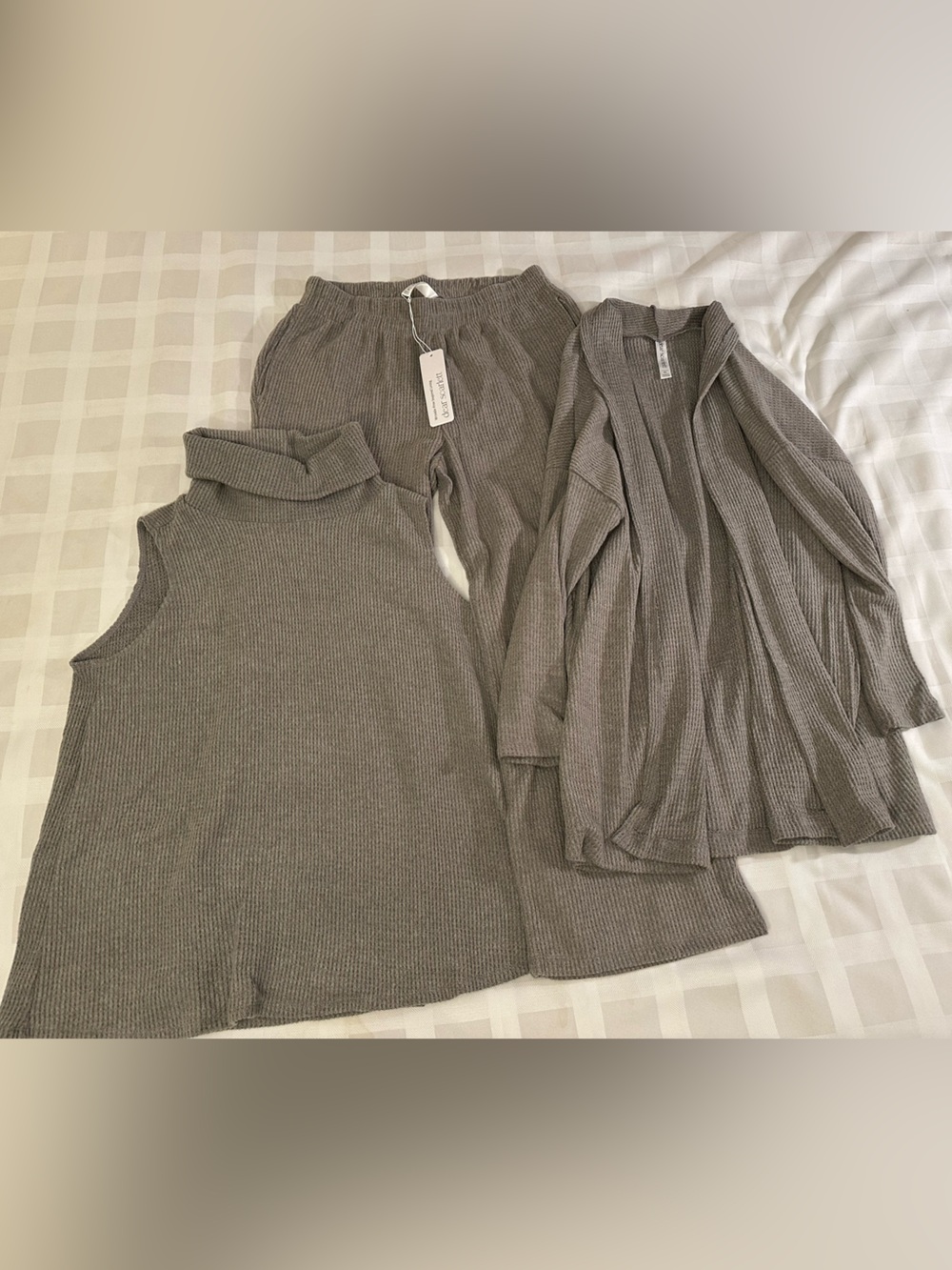 🩶🩶 NWT XL Dear Scarlett 3-Piece Ribbed Knit Loungewear Set in Gray